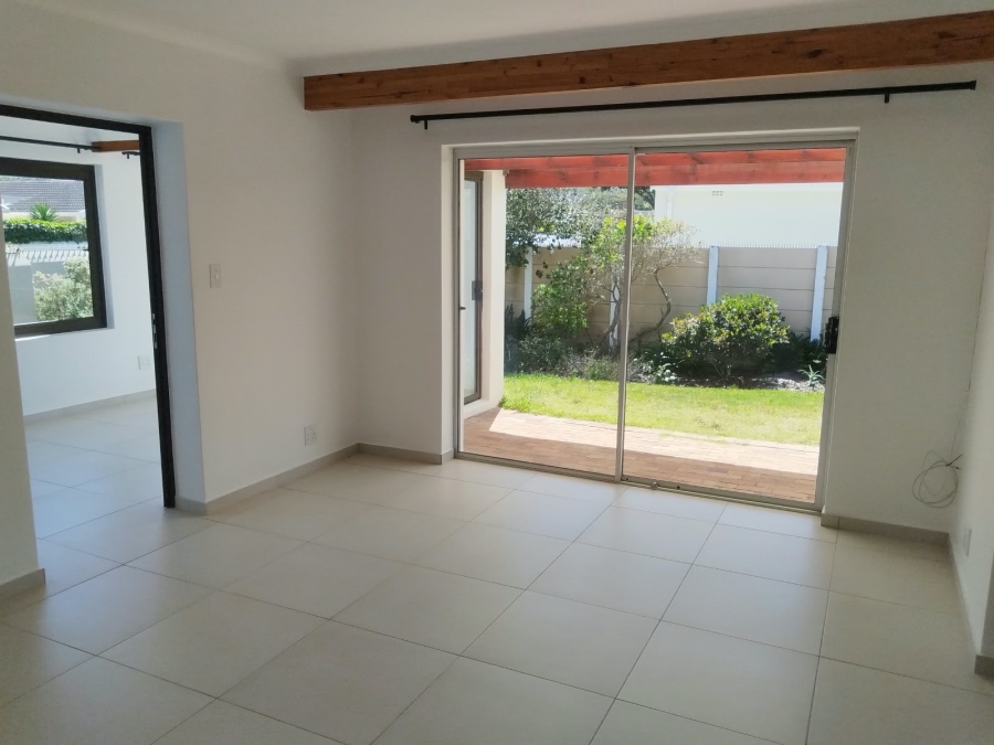 To Let 3 Bedroom Property for Rent in Silverglade Western Cape